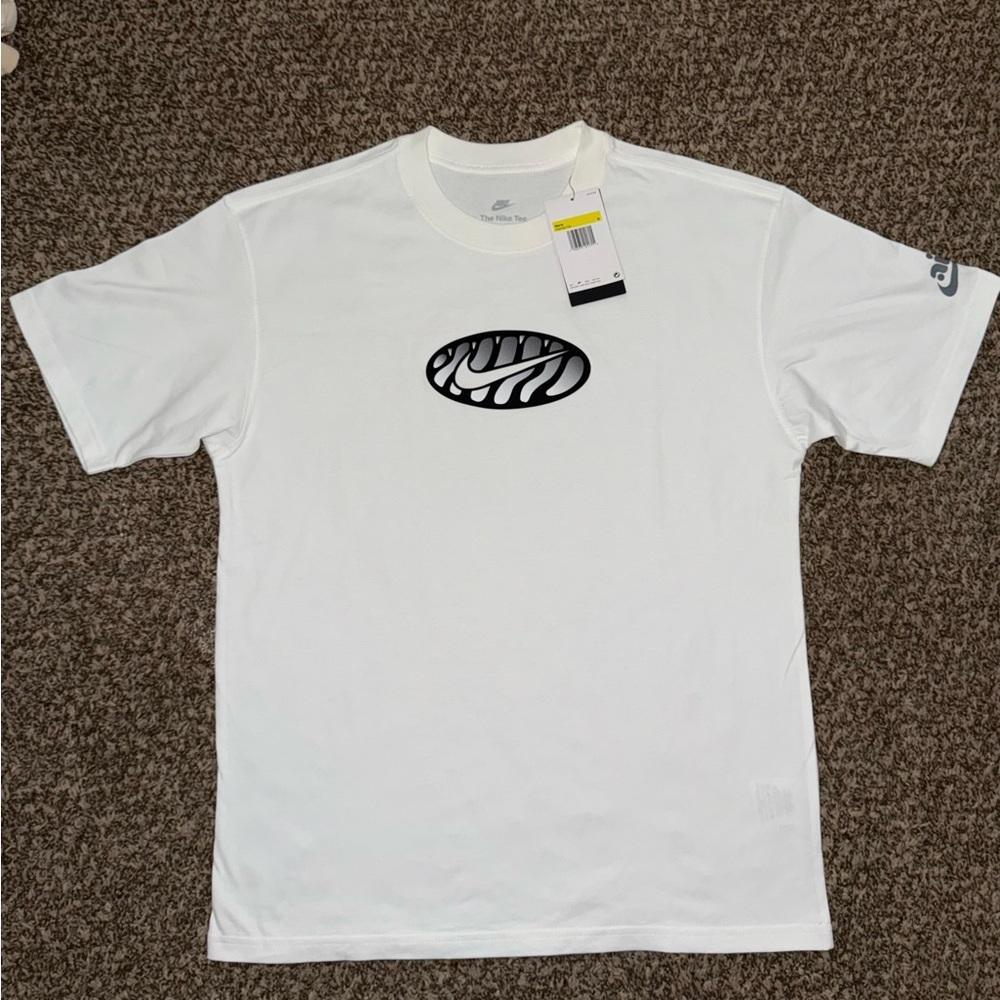 Nike White Short Sleeve Tee with Minimalist Graphic